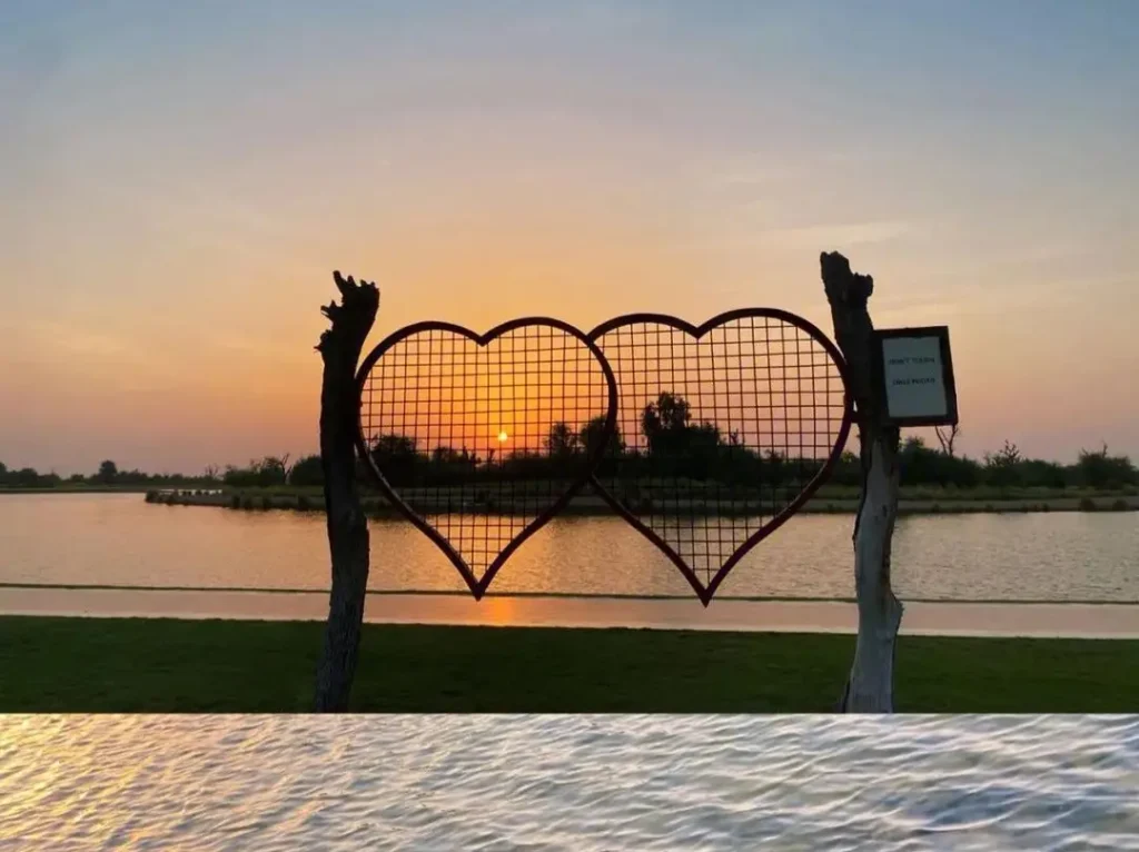 Love Lake Dubai